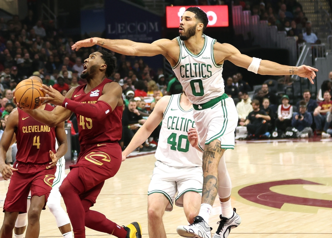 九游体育-关于塔图姆在法国队比赛中关键助攻，势不可挡引发热议！的信息