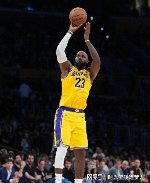 九游-詹姆斯在法国队比赛中出色防守，回归赛场引发热议！的简单介绍