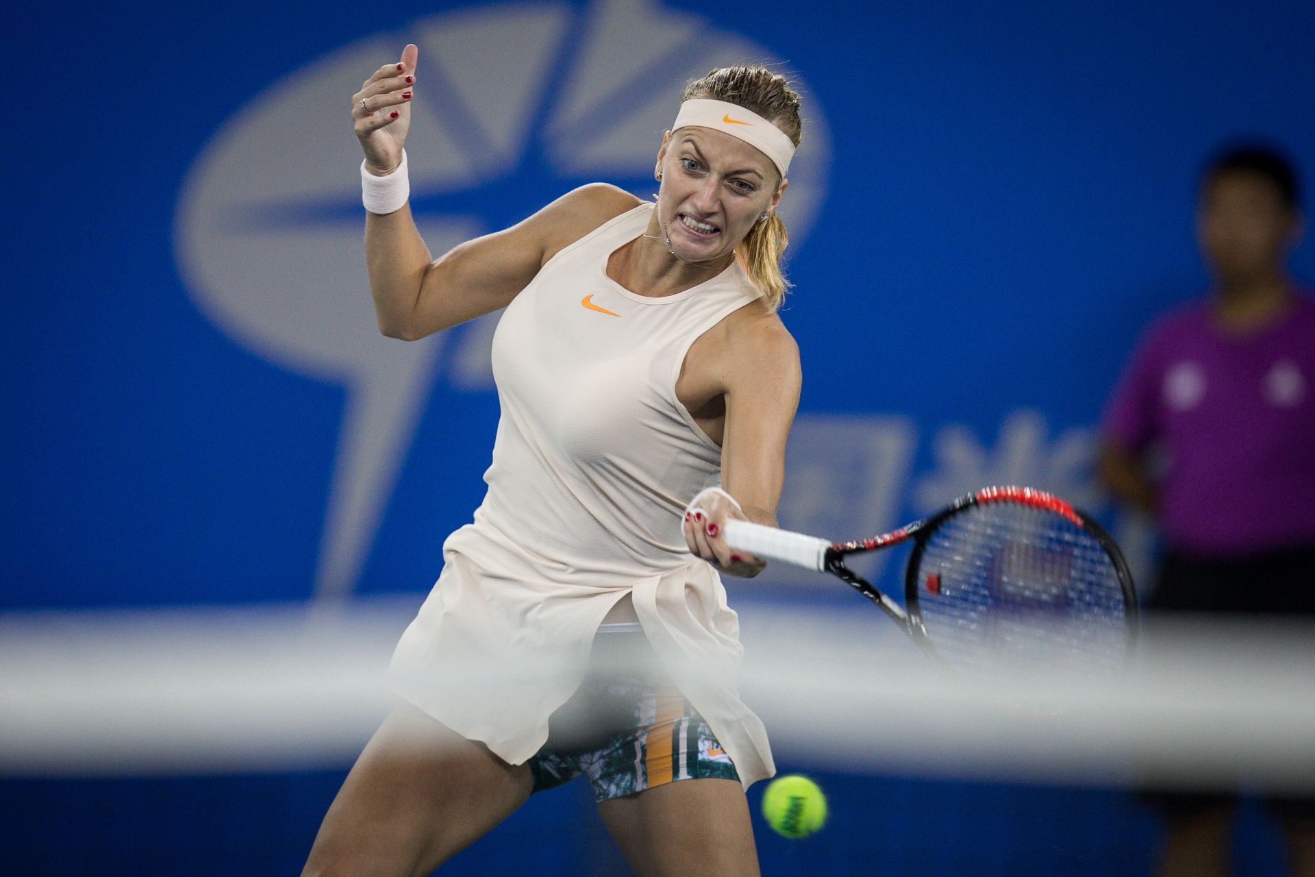 九游体育-关于科维托娃回归赛场，挺进下一轮首场状态亮眼，公牛观众沸腾！的信息