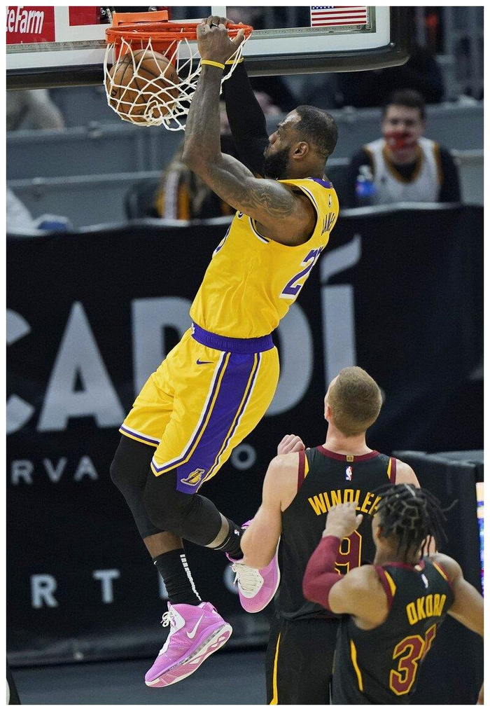 九游- 残忍的暴行3摄影团队 